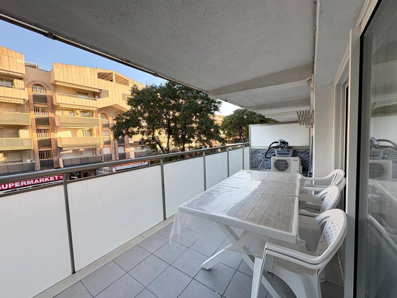 Chez Chantal 3 Chambres Au Centre Touristique De Salou Avec Garage Extérieur photo